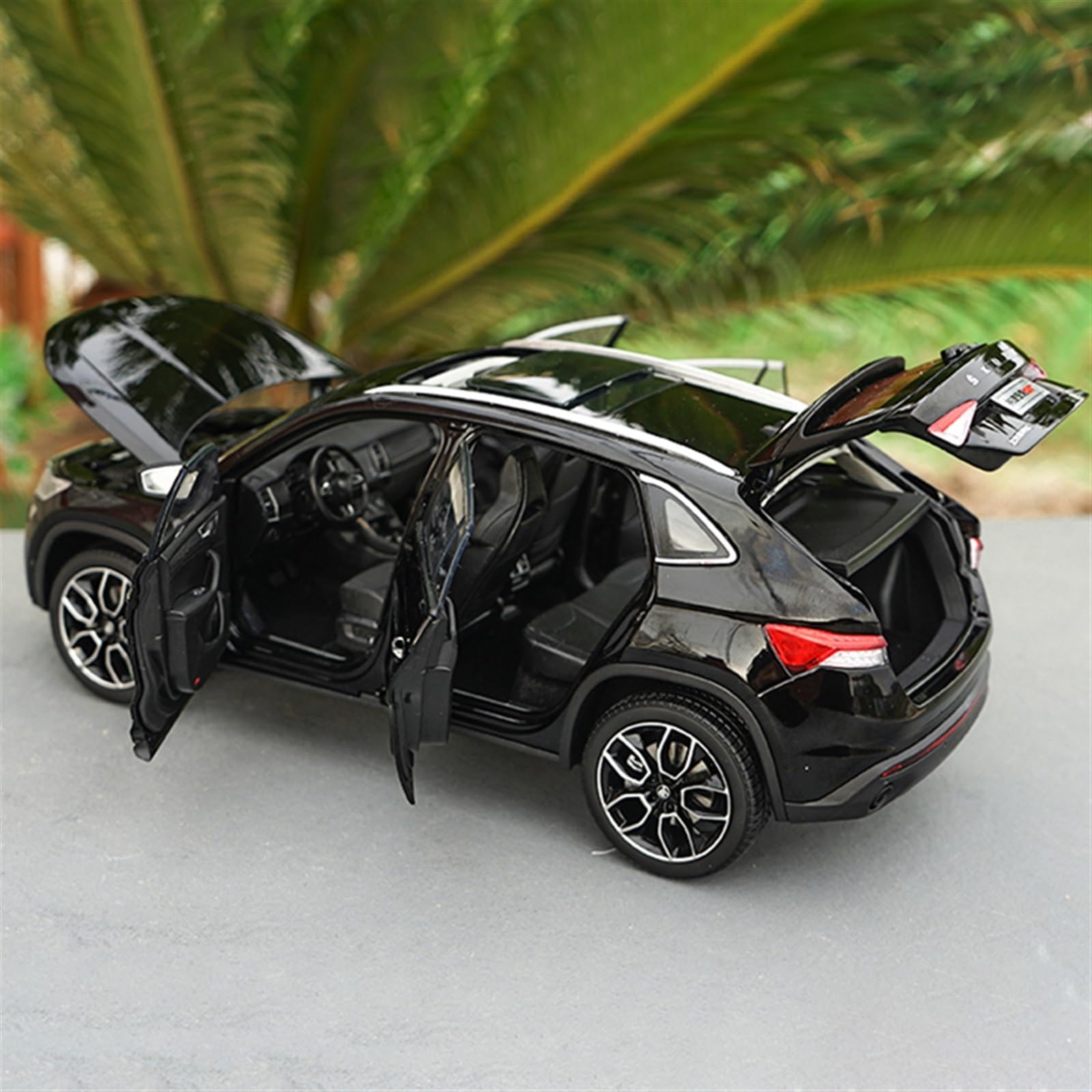 Scale Finished Model Car 1/18 For Skoda Kodiaq GT SUV Scale Metal